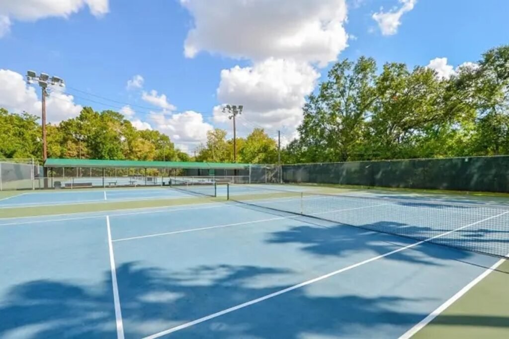 Nottingham Forest Club-Houston Houston Pickleball Courts near me, pickleball Houston, pickleball near me