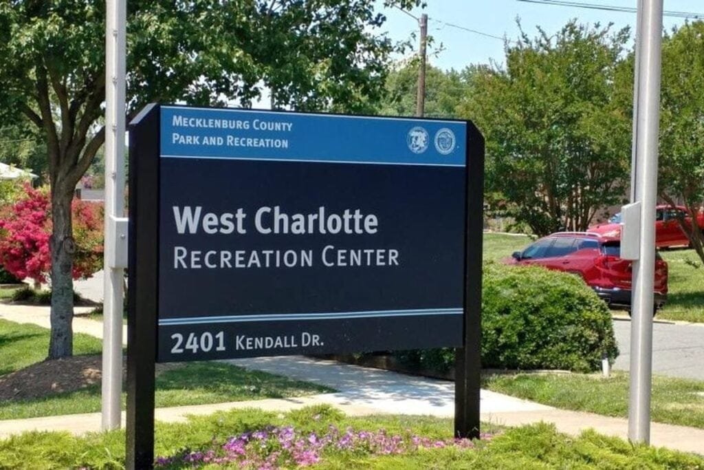 West Charlotte Recreation Center Charlotte Pickleball Courts near me, pickleball Charlotte, pickleball near me