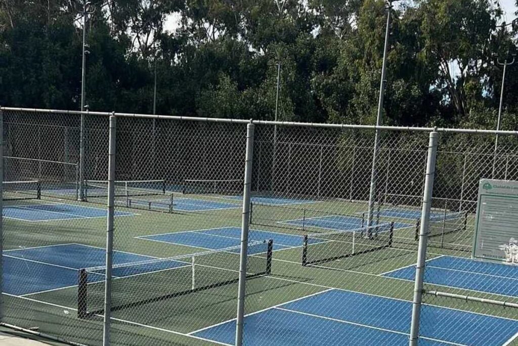 DeForest Park Long Beach Pickleball Courts near me, pickleball Long Beach, pickleball near me
