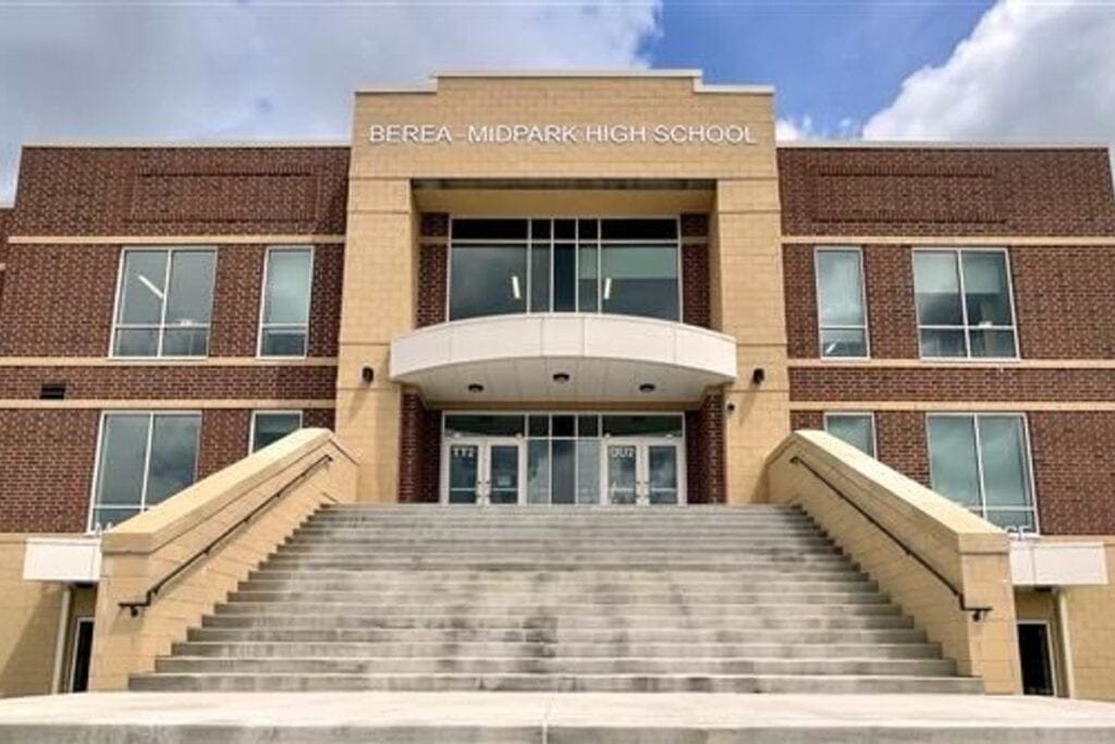 Berea/Midpark Middle School Cleveland Pickleball Courts near me, pickleball Cleveland, pickleball near me