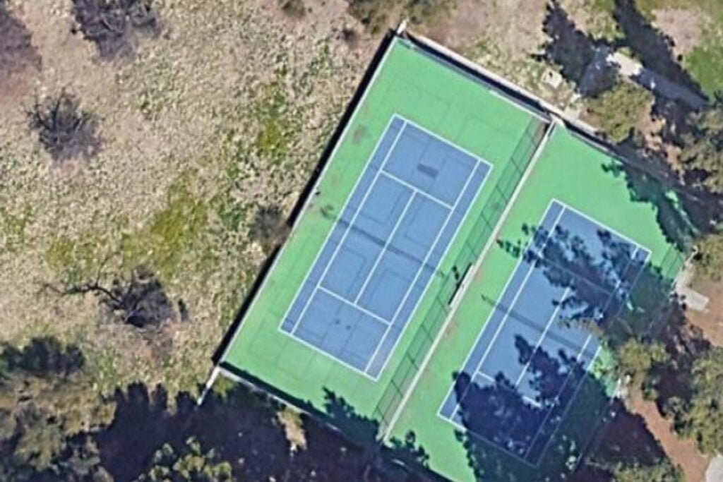Woodland Hills Recreation Center - Shoup Park Los Angeles Pickleball Courts near me, pickleball Los Angeles, pickleball near me
