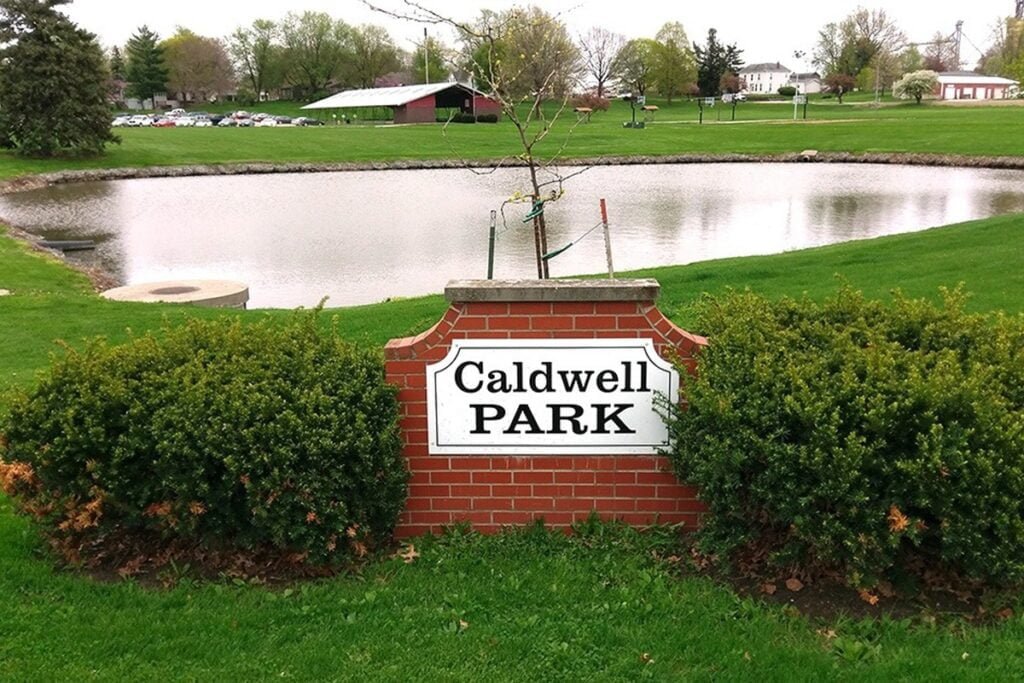 Caldwell Park Pella Pickleball Courts near me, pickleball Pella, pickleball near me