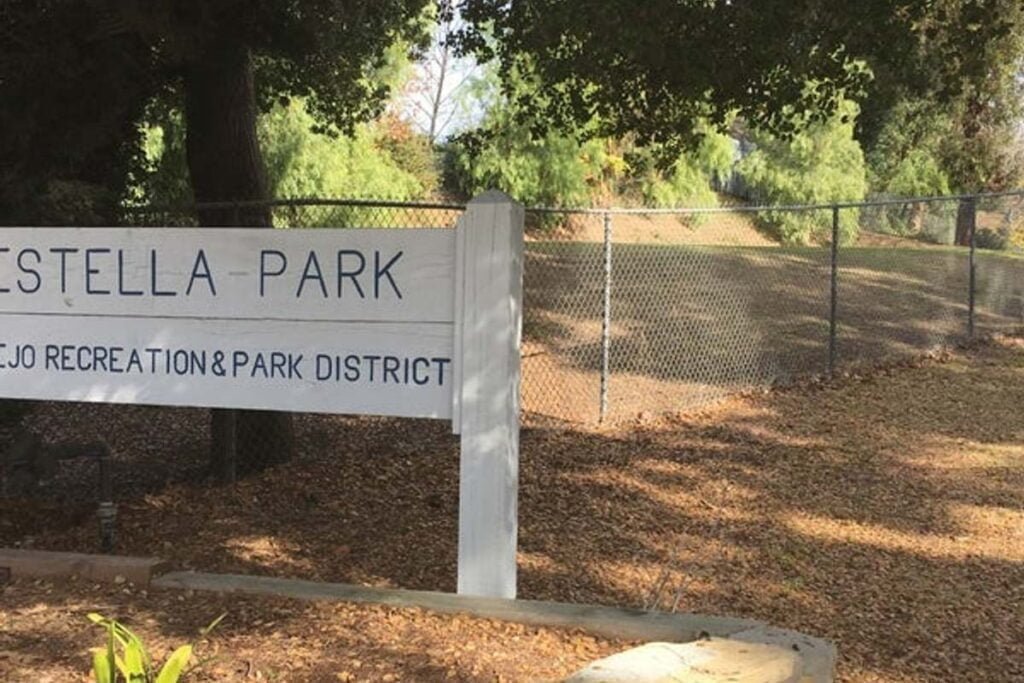 Estella Park Thousand Oaks Pickleball Courts near me, pickleball Thousand Oaks, pickleball near me