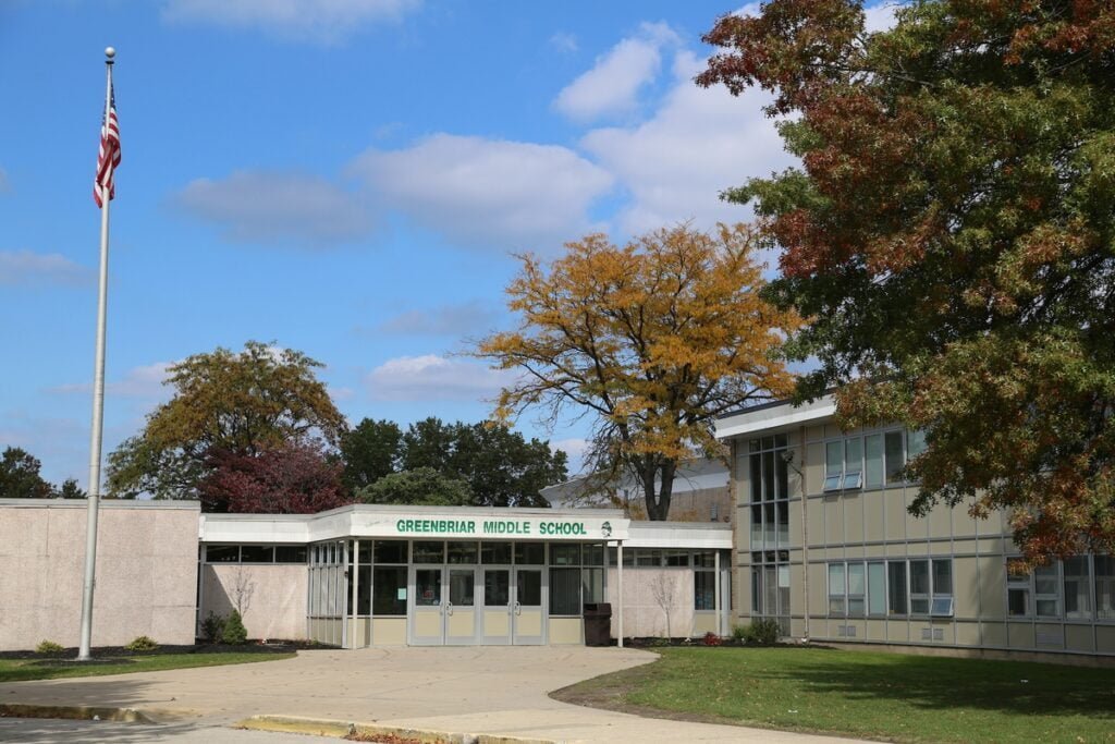 Greenbriar Middle School Northbrook Pickleball Courts near me, pickleball Northbrook, pickleball near me