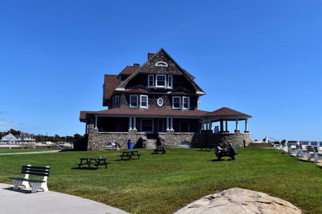 Groton Community Center Groton Pickleball Courts near me, pickleball Groton, pickleball near me