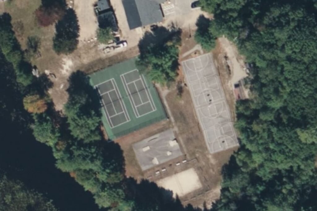 Liberty Tree Park Tennis Courts Alton Pickleball Courts near me, pickleball Alton, pickleball near me