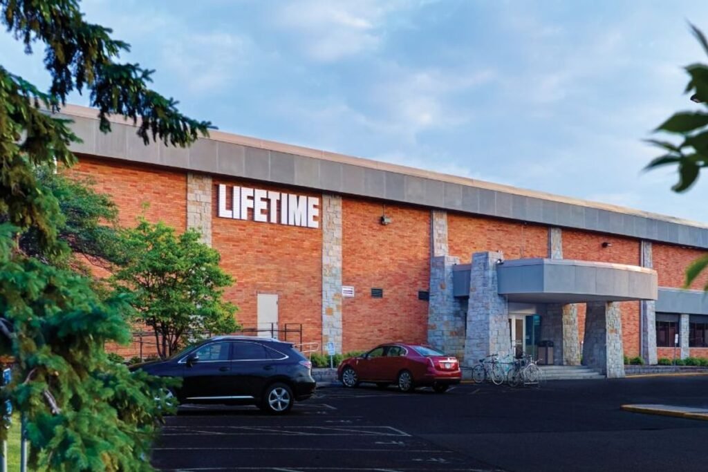 Life Time - St Louis Park Minneapolis Pickleball Courts near me, pickleball Minneapolis, pickleball near me