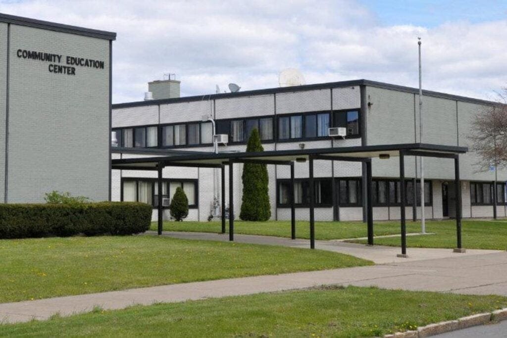 Niagara Falls Csd Community Ed Center Niagara Falls Pickleball Courts near me, pickleball Niagara Falls, pickleball near me