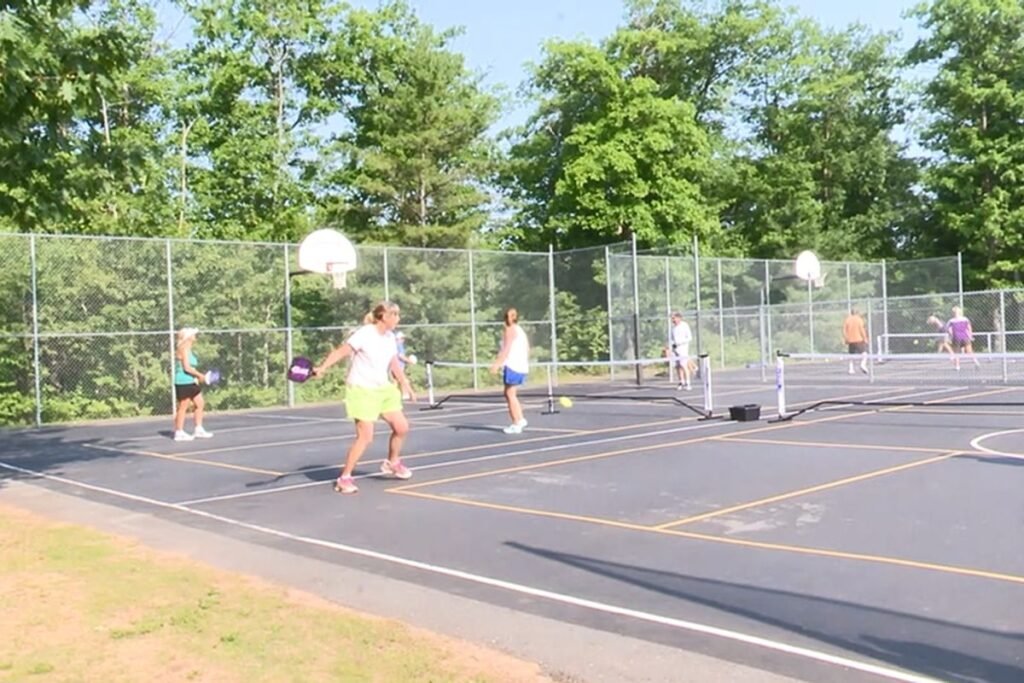 Sands Township Hall Marquette Pickleball Courts near me, pickleball Marquette, pickleball near me