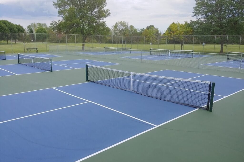 Village of Allouez - Kiwanis Park Green Bay Pickleball Courts near me, pickleball Green Bay, pickleball near me