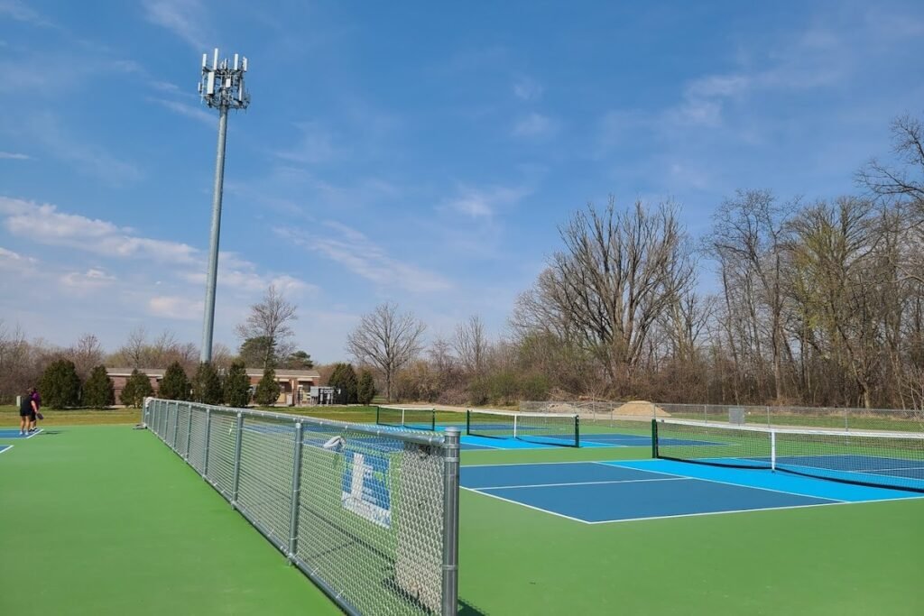 Bicentennial Park Livonia Pickleball Courts near me, pickleball Livonia, pickleball near me