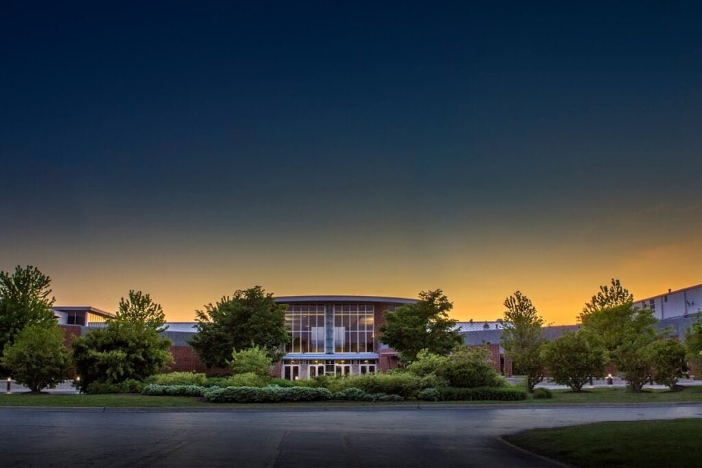 Calvary Church, Naperville, Indoors Naperville Pickleball Courts near me, pickleball Naperville, pickleball near me