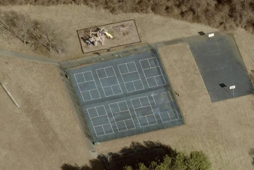 Deacons Walk Park Newark Pickleball Courts near me, pickleball Newark, pickleball near me