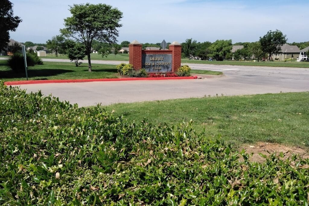 Derby Golf and Country Club Derby Pickleball Courts near me, pickleball Derby, pickleball near me