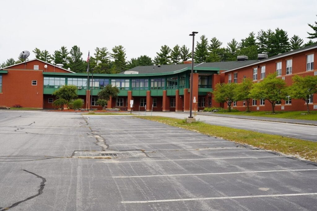 Mountain View Middle School Goffstown Pickleball Courts near me, pickleball Goffstown, pickleball near me