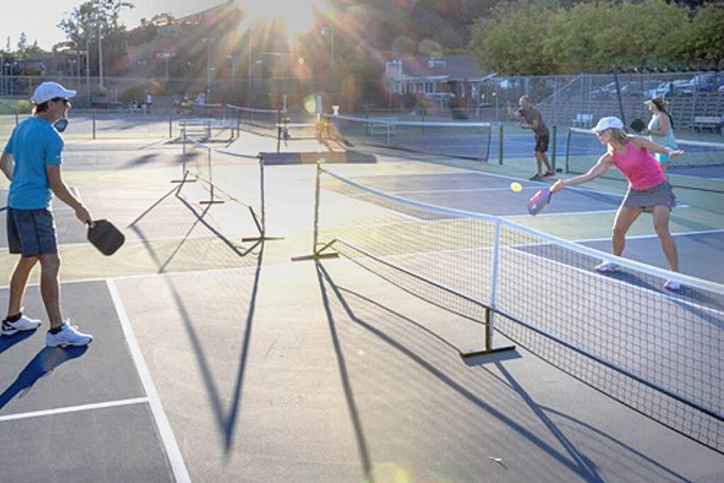 Rolling Hills Country Club Wichita Pickleball Courts near me, pickleball Wichita, pickleball near me