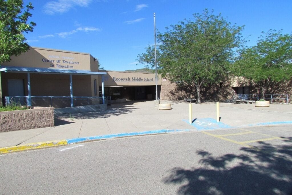 Roosevelt Middle School Tijeras Pickleball Courts near me, pickleball Tijeras, pickleball near me