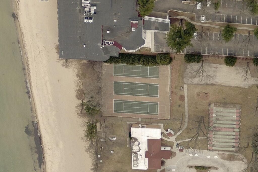 Traverse City Senior Center Traverse City Pickleball Courts near me, pickleball Traverse City, pickleball near me