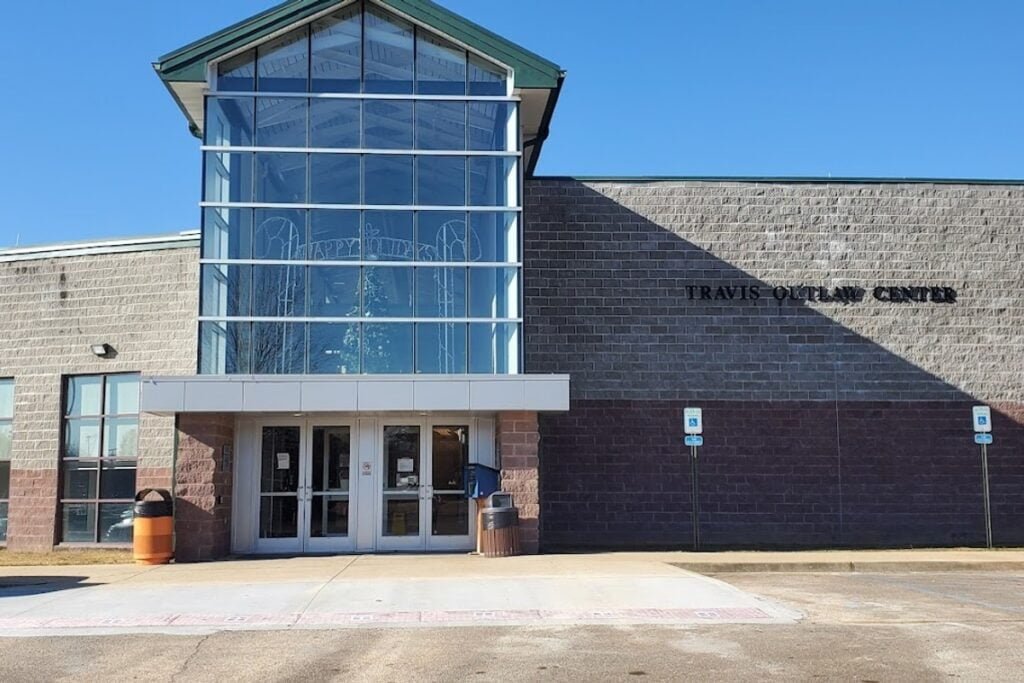 Travis Outlaw Gym Starkville Pickleball Courts near me, pickleball Starkville, pickleball near me