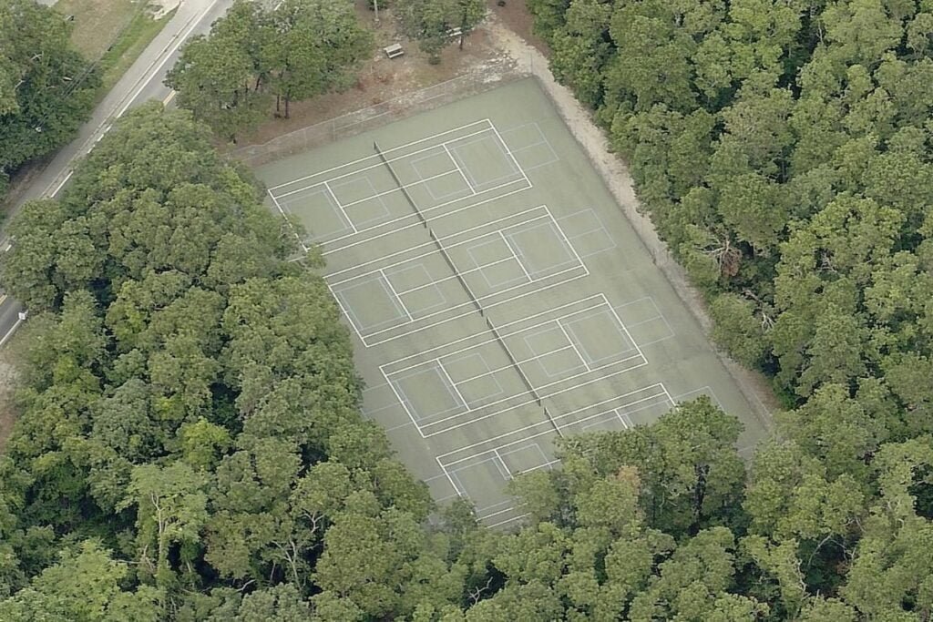Dennis-Yarmouth High School Tennis courts South Yarmouth Pickleball Courts near me, pickleball South Yarmouth, pickleball near me