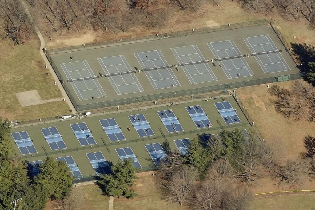 E.P. Tom Sawyer State Park Louisville Pickleball Courts near me, pickleball Louisville, pickleball near me