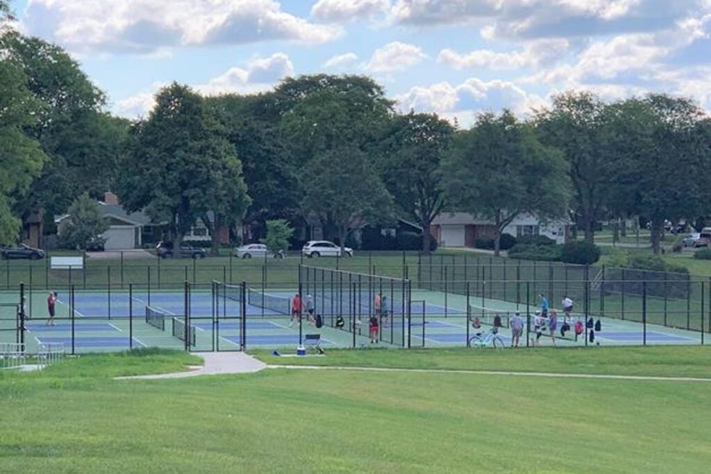 Green Slopes Park Arlington Heights Pickleball Courts near me, pickleball Arlington Heights, pickleball near me