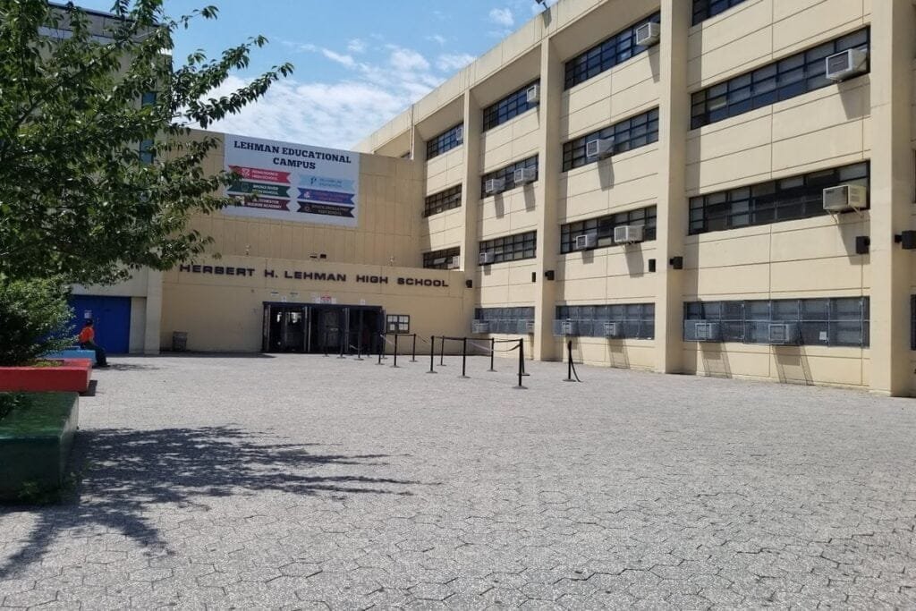 Herbert H Lehman High School Bronx Pickleball Courts near me, pickleball Bronx, pickleball near me