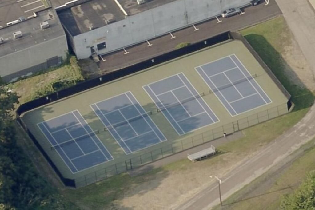 Jonathan Law High School Milford Pickleball Courts near me, pickleball Milford, pickleball near me
