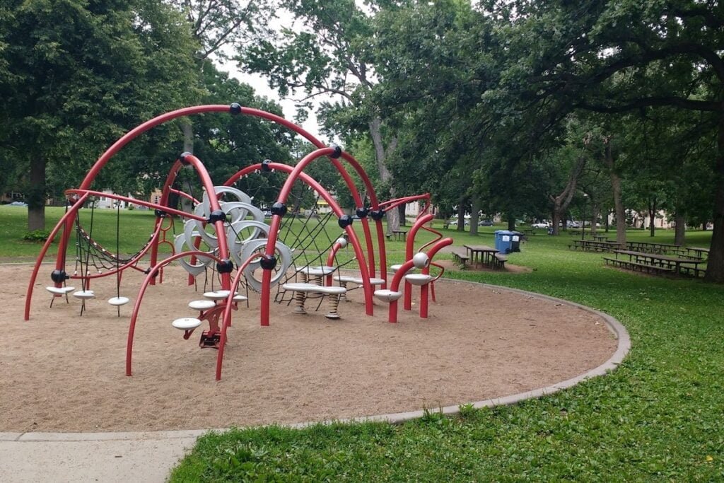 Lake Nokomis Community Center Minneapolis Pickleball Courts near me, pickleball Minneapolis, pickleball near me