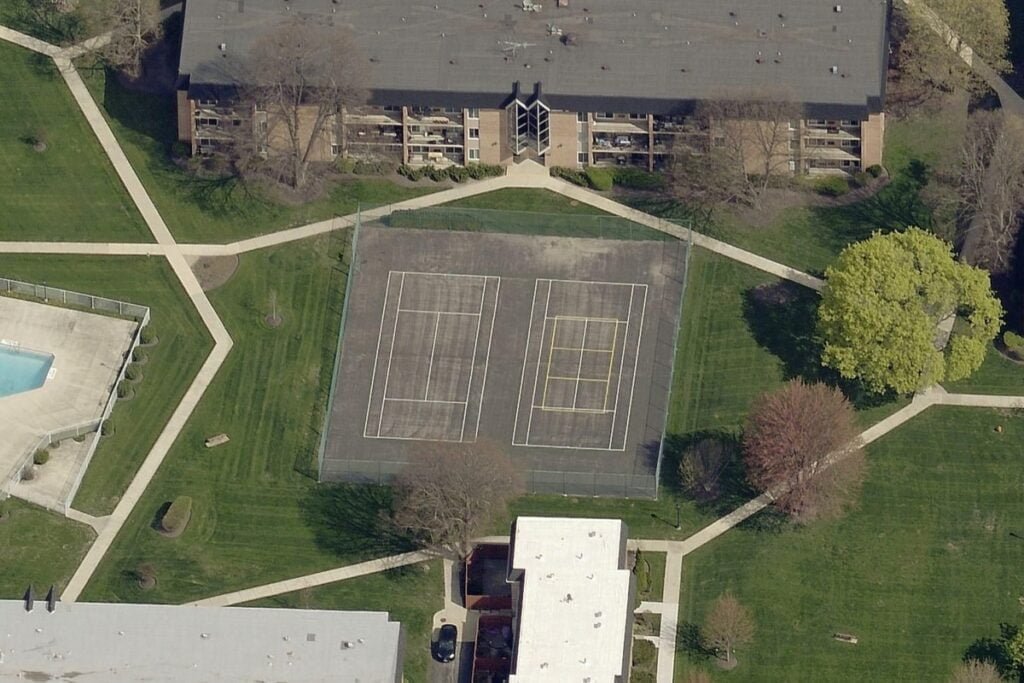Mill Crossing Condominium Naperville Pickleball Courts near me, pickleball Naperville, pickleball near me