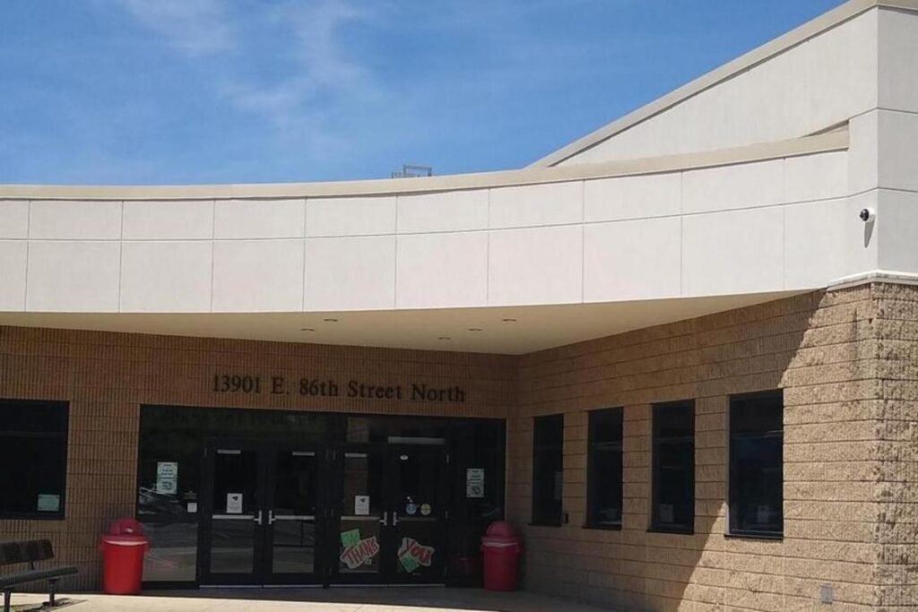 Owasso 8th Grade Tennis Facility Owasso Pickleball Courts near me, pickleball Owasso, pickleball near me