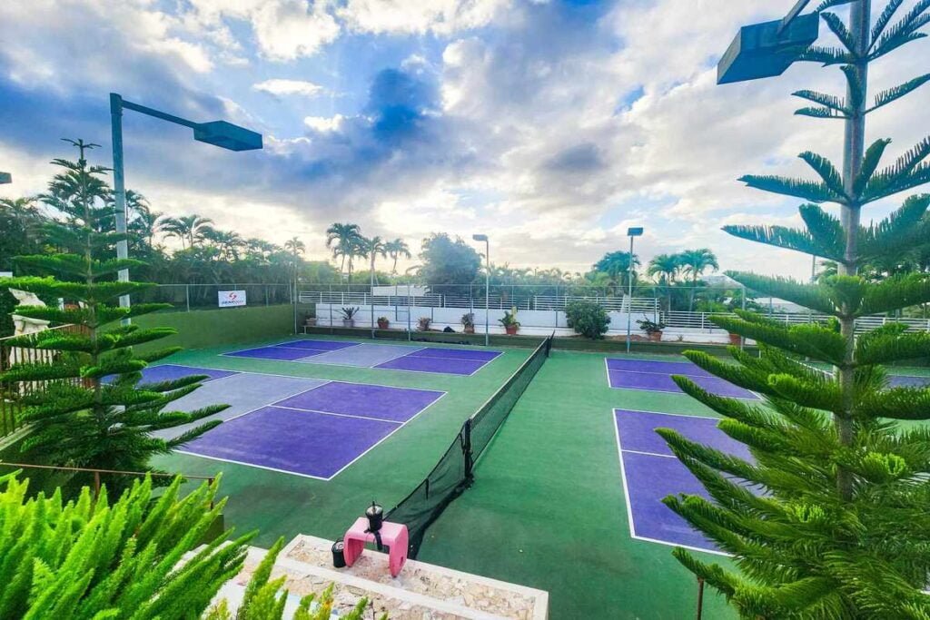 PickleHall San Juan Pickleball Courts near me, pickleball San Juan, pickleball near me