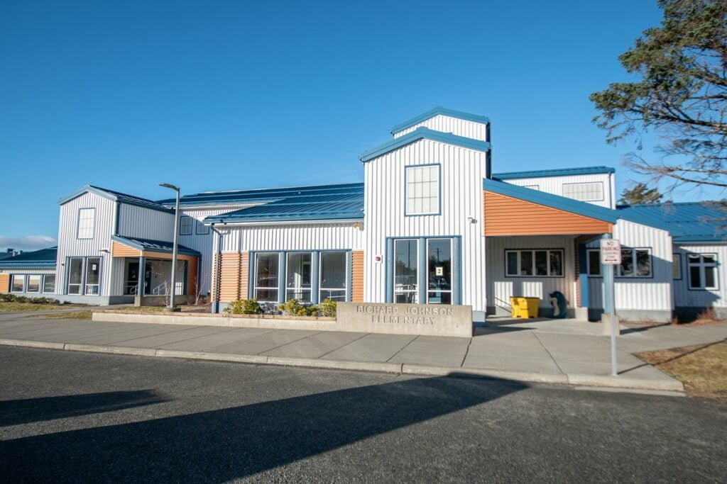 RJ Elementary School Metlakatla Pickleball Courts near me, pickleball Metlakatla, pickleball near me