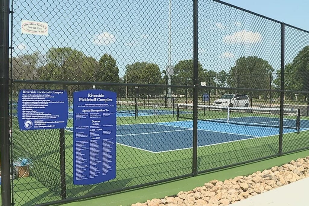 Riverside Park Moline Pickleball Courts near me, pickleball Moline, pickleball near me