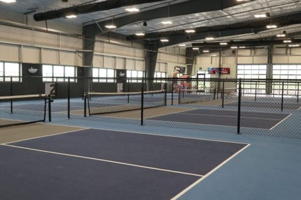 Smash Park Pella Pella Pickleball Courts near me, pickleball Pella, pickleball near me
