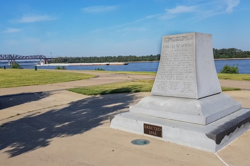 Tom Lee Park Memphis Pickleball Courts near me, pickleball Memphis, pickleball near me